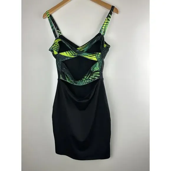 NWT Fabletics Malindi Criss Cross Cut Out Strappy Dress Green Black Leaves Small - Picture 14 of 14